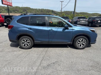 2023 Subaru Forester Premium - miniatura 8