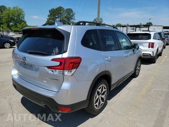 2023 Subaru Forester Premium - miniatura 4
