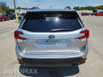 2023 Subaru Forester Premium - miniatura 5