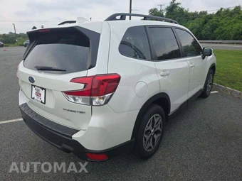 2023 Subaru Forester Premium - miniatura 3