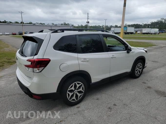 2023 Subaru Forester Premium - miniatura 4