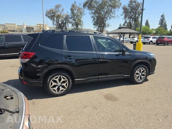 2023 Subaru Forester Premium - miniatura 4