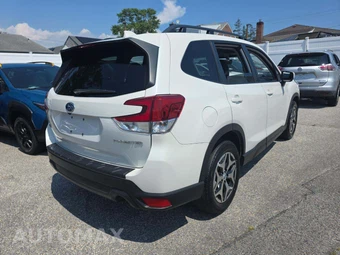 2023 Subaru Forester Premium - miniatura 3