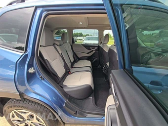 2023 Subaru Forester Premium - miniatura 13