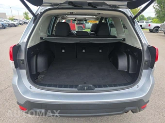 2023 Subaru Forester Premium - miniatura 11