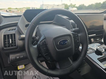 2023 Subaru Solterra Touring - miniatura 10