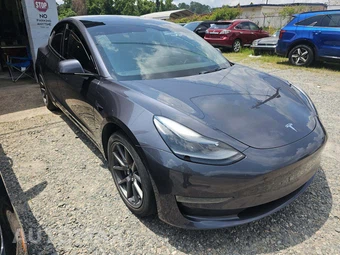 2023 Tesla Model 3 Long Range – miniatura 4