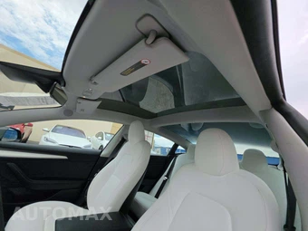 2023 Tesla Model 3 Long Range - miniatura 8