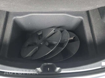 2023 Tesla Model 3 Long Range - miniatura 15