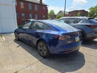 2023 Tesla Model 3 Long Range - miniatura 2