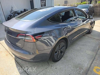 2023 Tesla Model 3 Long Range - miniatura 3