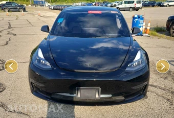 2023 Tesla Model 3 Performance - miniatura 3