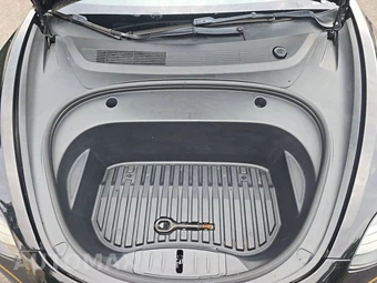 2023 Tesla Model 3 Performance - miniatura 15