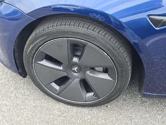 2023 Tesla Model 3 Standard Range – miniatura 23