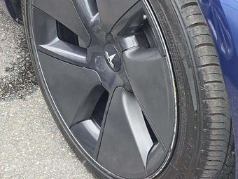 2023 Tesla Model 3 Standard Range – miniatura 28