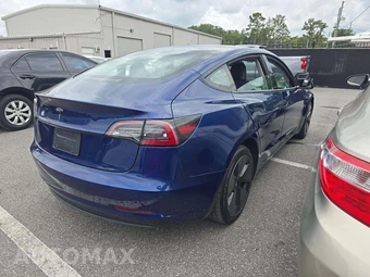2023 Tesla Model 3 Standard Range – miniatura 3