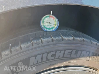 2023 Tesla Model 3 Standard Range - miniatura 12