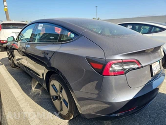 2023 Tesla Model 3 Standard Range - miniatura 2