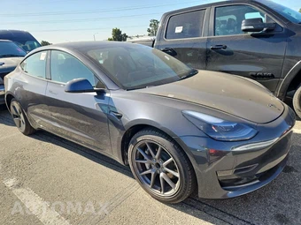 2023 Tesla Model 3 Standard Range - miniatura 5