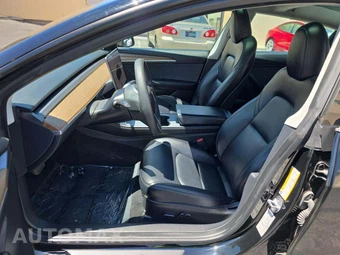 2023 Tesla Model 3 Standard Range - miniatura 3