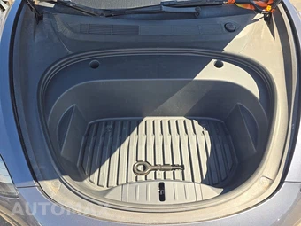 2023 Tesla Model 3 Standard Range - miniatura 16