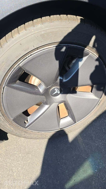 2023 Tesla Model 3 Standard Range - miniatura 21