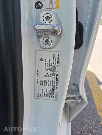 2023 Tesla Model 3 Standard Range - miniatura 14