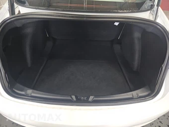 2023 Tesla Model 3 Standard Range - miniatura 16