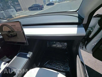 2023 Tesla Model 3 Standard Range - miniatura 16