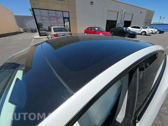 2023 Tesla Model 3 Standard Range - miniatura 9