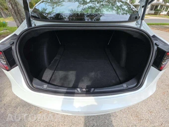 2023 Tesla Model 3 Standard Range - miniatura 14