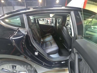 2023 Tesla Model 3 Standard Range - miniatura 16