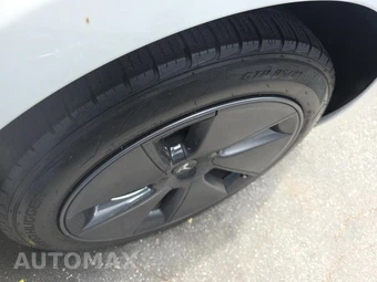 2023 Tesla Model 3 Standard Range - miniatura 11
