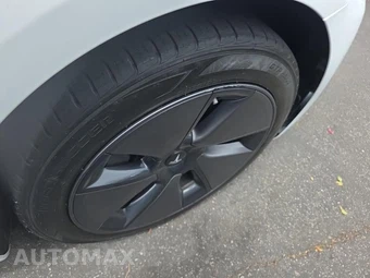 2023 Tesla Model 3 Standard Range - miniatura 9