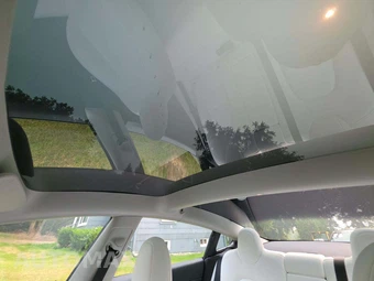 2023 Tesla Model 3 Standard Range - miniatura 11