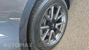 2023 Tesla Model 3 Standard Range - miniatura 19