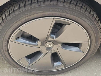 2023 Tesla Model 3 Standard Range - miniatura 28