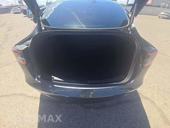2023 Tesla Model 3 Standard Range - miniatura 11