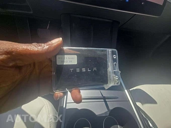 2023 Tesla Model 3 Standard Range - miniatura 5