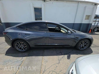 2023 Tesla Model 3 Standard Range - miniatura 4