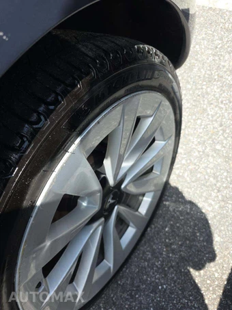 2023 Tesla Model 3 Standard Range – miniatura 24