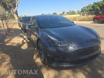 2023 Tesla Model 3 Standard Range - miniatura 3