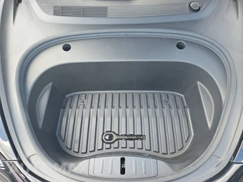 2023 Tesla Model 3 Standard Range - miniatura 15