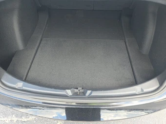 2023 Tesla Model 3 Standard Range - miniatura 16