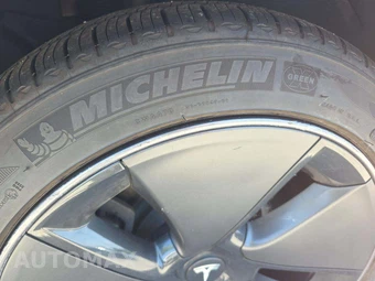 2023 Tesla Model 3 Standard Range - miniatura 22