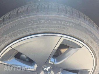 2023 Tesla Model 3 Standard Range - miniatura 23