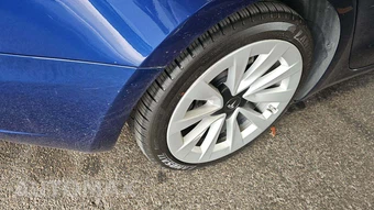 2023 Tesla Model 3 Standard Range - miniatura 21
