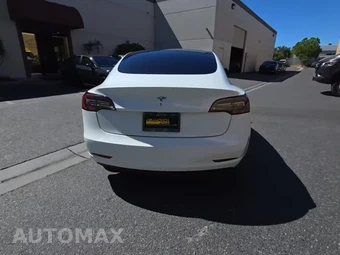 2023 Tesla Model 3 Standard Range - miniatura 4