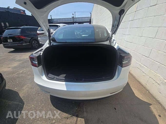 2023 Tesla Model 3 Standard Range - miniatura 14
