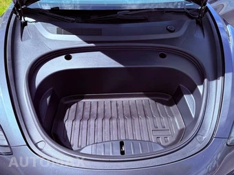 2023 Tesla Model 3 Standard Range - miniatura 33